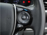 ◆アダプティブクルーズコントロール◆予め設定した車速内でクルマが自動的に加減速。前走車との適切な車間距離を維持しながら追従走行します。【LKAS】車線維持支援システムでステアリング操作を支援。