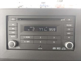 純正2DIN、CDチューナーです。