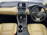 NX 200t バージョンL 4WD 本革シート