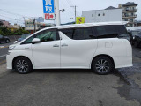 ヴェルファイア ハイブリッド 2.5 ZR E-Four 4WD 