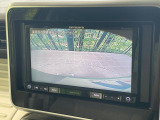 【バックカメラ】駐車時に後方がリアルタイム映像で確認できます。大型商業施設や立体駐車場での駐車時や、夜間のバック時に大活躍!運転スキルに関わらず、今や必須となった装備のひとつです!