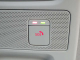 SOSコール(ヘルプネット)★急病や危険を感じた時は、SOSコールスイッチを押します。事故発生時は、エアバッグ展開と連動し自動通報。専門のオペレーターが警察や消防への連絡をサポート※別途申し込みが必要です。