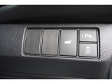 【パーキングセンサーシステム】車両前後の障害物を検知し、音やディスプレイ表示でドライバーに警告する安全運転支援システムでございます!