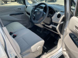 運転席の画像です。