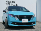 アダプティブLEDヘッドライト。フロントカメラで前方の状況を検知し対向車や先行車に眩しい思いをさせることなく必要なところだけを遠くまで照射します。