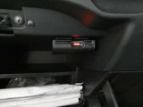 ここに ETC付いております。高速道路の料金所もスイスイ♪ ETCカードの申し込みは日産カードがおすすめ!!!「安心」「おトク」「便利」で皆さまのカーライフをサポートする特典満載のカードです。