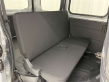 後部座席も当然、綺麗・清潔に仕上げております。内装の綺麗なお車は気持ちが良いですし、コンディションのいい車が多いです。