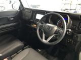 運転席に座ると、前方が見やすくて運転し易そうな印象です♪