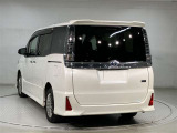 広い展示場にゆったりと展示をしております。ベビーカーでもゆっくりと車をご覧いただけますよ!