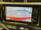 リバースギアに入れるだけで後方の表示へ切り替わります。夜間や雨の日の駐車も楽になりますよ。