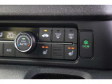 運転席・助手席に2段階の温度調整があるシートヒーターを装備。寒い朝、車に乗り込んですぐにシートヒーターをオン!温かさが広がり、冷たい朝も快適に始まります♪