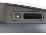 ☆電動リアゲート☆荷物で両手が塞がっていてもワンタッチボタンでリアテールゲートを自動で開閉できます。