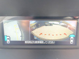 【フロント&サイド&バックカメラ】ドライバーから見にくい死角部分を映像で確認できるカメラを各所に装着。見通しがきかない場所や住宅密集地などを運転することが多い人におすすめの安心装備です。