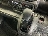 発進時から滑らかに加速する無段階変速のCVTはストップ&ゴーの多い街の中も快適です