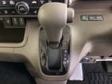 発進時から滑らかに加速する無段階変速のCVTはストップ&ゴーの多い街の中も快適です