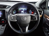 ハンドル左側にはオーディオ操作が出来るオーディオリモートコントロールスイッチ、右側にはHonda SENSINGとオートクルーズコントロールのスイッチを装備!長距離運転や高速道路の運転では大活躍です!
