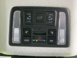 【パワーバックドア】スマートキーや運転席のボタンを押すだけでリアゲートが自動で開閉します!荷物を持っている時や、高い位置にあるバックドアを閉める際に便利な機能です♪