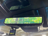 【デジタルインナーミラー】後席の大きな荷物や同乗者で後方が確認しづらい時でも安心!カメラが撮影した車両後方の映像をルームミラー内に表示。クリアな視界で状況の確認が可能です!