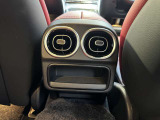 総在庫で600台ほどの取り扱いがございます。弊社デモカー使用の車両やメーカー使用の車両などもご紹介ができます。