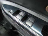 全席パワーウインドウ★運転席はワンタッチで開閉可能です♪