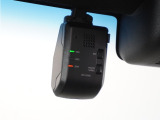 ◆ドライブレコーダー◆映像・音声などを記録する自動車用の装置です。 もしもの事故の際の記録はもちろん、旅行の際の思い出としてドライブの映像を楽しむことができます。