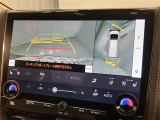 パノラミックビューモニター付きです。車両を上から見たような映像をディスプレイオーディオ画面に表示。運転席からの目視だけでは見にくい、車両周辺の状況をリアルタイムでしっかり確認できます。