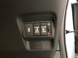 【両側電動スライドドア】リモコンや運転席のスイッチ操作のほか、ドアハンドルを少し引くだけでリアドアが自動開閉します♪