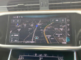 ●純正ナビ:一体感のあるナビは、高級感ある車内を演出してくれます。オーディオ機能も充実しておりますので、運転もより楽しめます♪