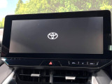 【12.3インチワイドナビ】高級感とインパクトのある大型ワイドナビを装備。各種オーディオ操作はもちろん、横長ワイド画面でのマップ2分割表示など、利便性も高いナビです♪