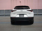 CX-30のエクステリアデザインは、明確なラインを使わず、面の動きのみで表現。アートとしての美しさと生命感を感じさせるデザインを創生しています
