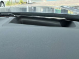 ヘッドアップディスプレイ(フロントウィンドに運転に必要な情報が映し出されます)