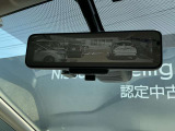 雨の日も後方確認をしやすいスマートルームミラー付き