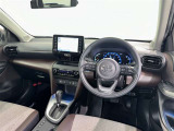 運転席まわりです。 各操作スイッチは使いやすい位置に配置されてます。