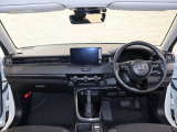 操作性に優れた運転席となります!小物入れや各ボタンの配置にこだわり、使いやすいです!座り心地もよく視認性も良好なのでロングドライブもお任せ下さい!