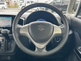 【純正革巻きステアリング】上質な革を使用することで、手にしっかり馴染みとても運転しやすいハンドルです♪