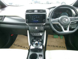 操作しやすい運転席廻り!操作パネルも使いやすい!!ドライブが楽しくなります!