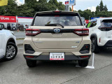 バックガイドモニターで、後方を確認しながら安心して駐車することができます。運転初心者も熟練者も必須の機能ですよ!