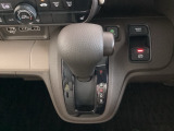発進時から滑らかに加速する無段階変速のCVTはストップ&ゴーの多い街の中も快適です