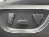 パワーシート付いています!座る方に合わせて位置を細かに調整できます!!