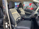 ひじ掛けが付いて運転が楽です