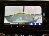 リバースギアに入れるだけで後方の表示へ切り替わります。夜間や雨の日の駐車も楽になりますよ。