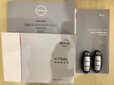 スマートキーは鍵をバッグに入れたままでもドアロックの開閉やエンジンのON・OFFができます。夜間や雨の日も鍵を探さなくて良いので便利です。