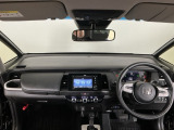 【前方視界】開放的な前方視界!運転がしやすく疲れにくいです♪窓が大きく、見通しがとっても良いおクルマですよ♪