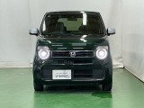 LEDヘッドライトを装備しています。LEDヘッドライトはとても明るく、雨の日や夜間走行も安全・安心です。オートライトコントロール付きで周囲の明るさに応じて自動で点灯・消灯します