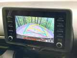 【バックカメラ】駐車時に後方がリアルタイム映像で確認できます。大型商業施設や立体駐車場での駐車時や、夜間のバック時に大活躍!運転スキルに関わらず、今や必須となった装備のひとつです!