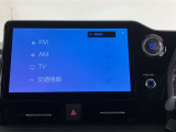 いまや必須装備「ナビゲーション」搭載!知らない場所にスイスイッとドライブ。もう、これなしではハンドルを握れませんね!でも運転中の操作は危険ですのでご注意ですね☆