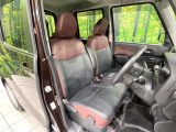運転席シート廻りは使用感も少なく、良好な状態となっています。丁寧に使われていたことがよくわかりますね。