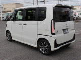 当店の展示車は、プロの業者にボディーの磨き、ルームクリーニングを依頼していますので、とてもきれいです!!ぜひ、見にいらしてください!