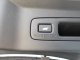パワーテールゲート付き!ワンタッチで、スムーズに開閉。荷物が多い日も、片手でラクに使えます。