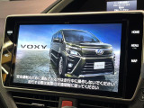 【大画面ナビ】人気の大型10インチナビを装備。存在感のある大画面はインパクト大!ナビ利用時のマップ表示は見やすく、テレビやDVDは臨場感がアップ!いつものドライブがグッと楽しくなります♪